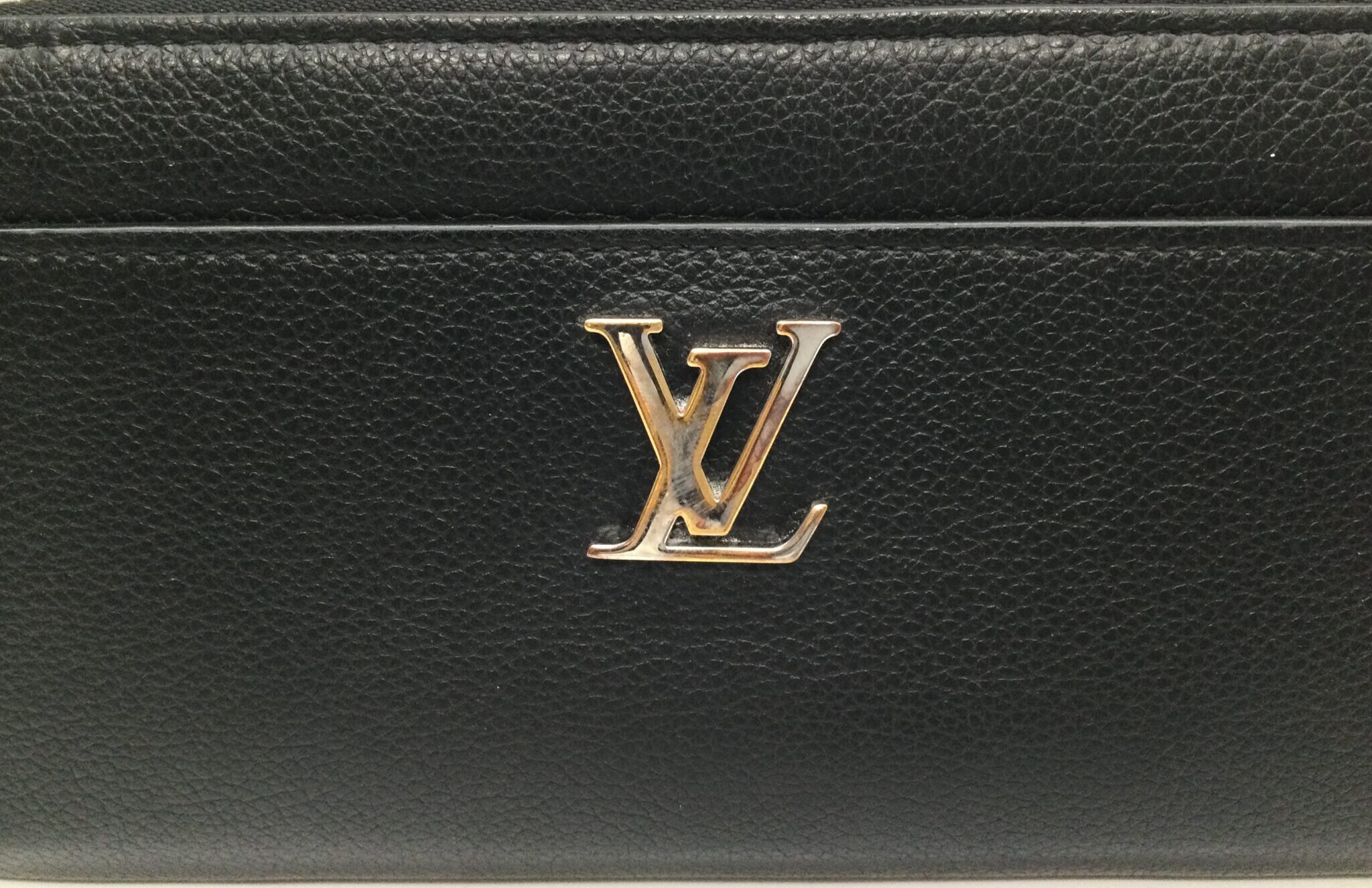 23-48 ルイヴィトン(Louis Vuitton)財布　メッキ再生ビフォー
