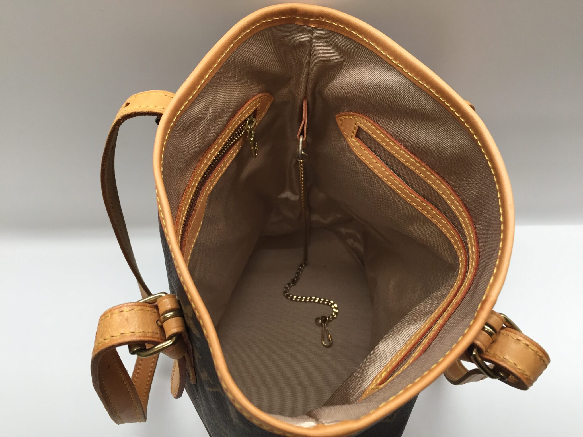 23-56 ルイヴィトン(Louis Vuitton)バケットバッグ・付属ポーチ　内装交換アフター