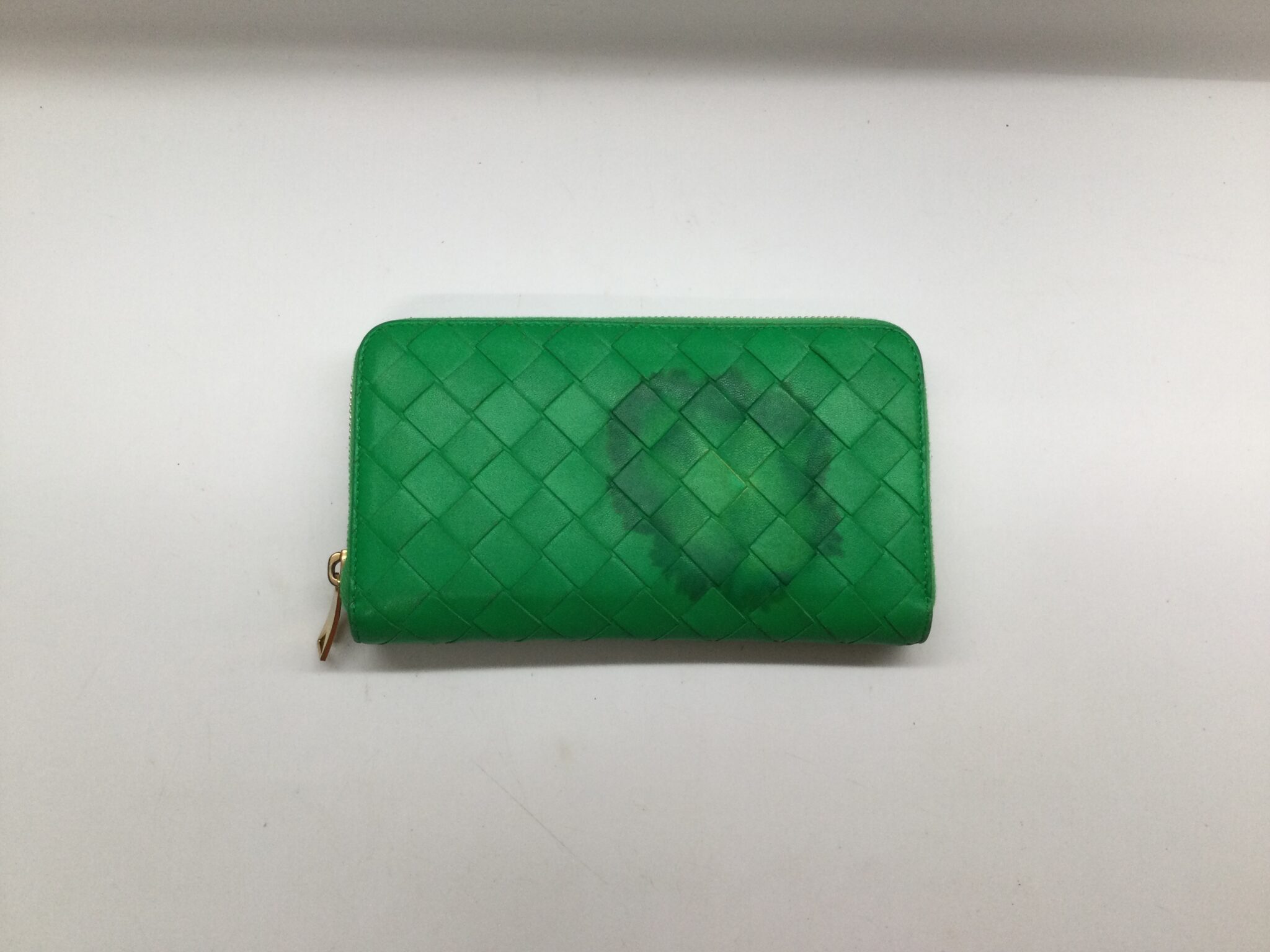 23-65 ボッテガヴェネタ(bottega venetta)財布　お色補正