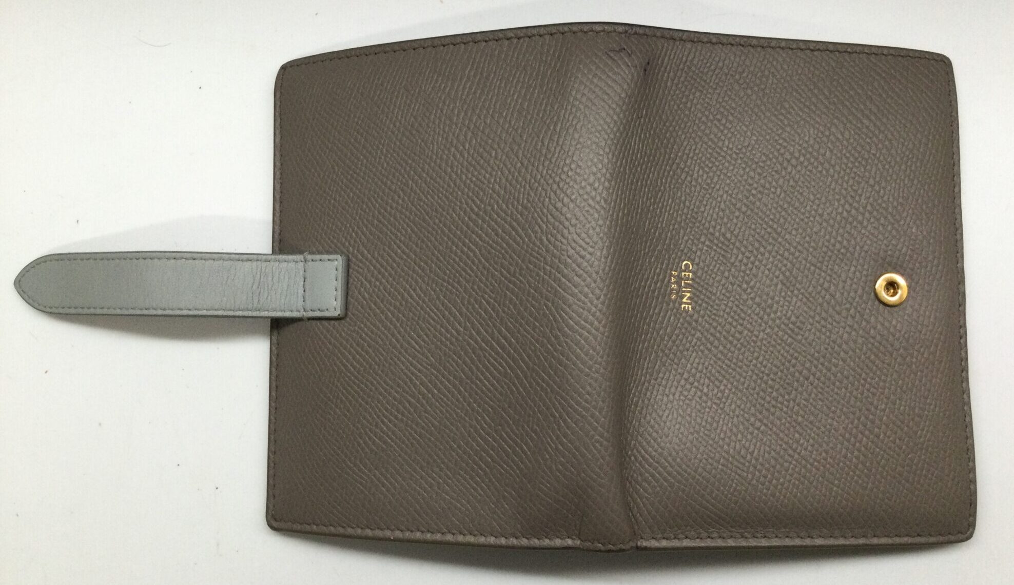 24-01 セリーヌ(CELINE)財布 ボールペン除去・色補正ビフォー