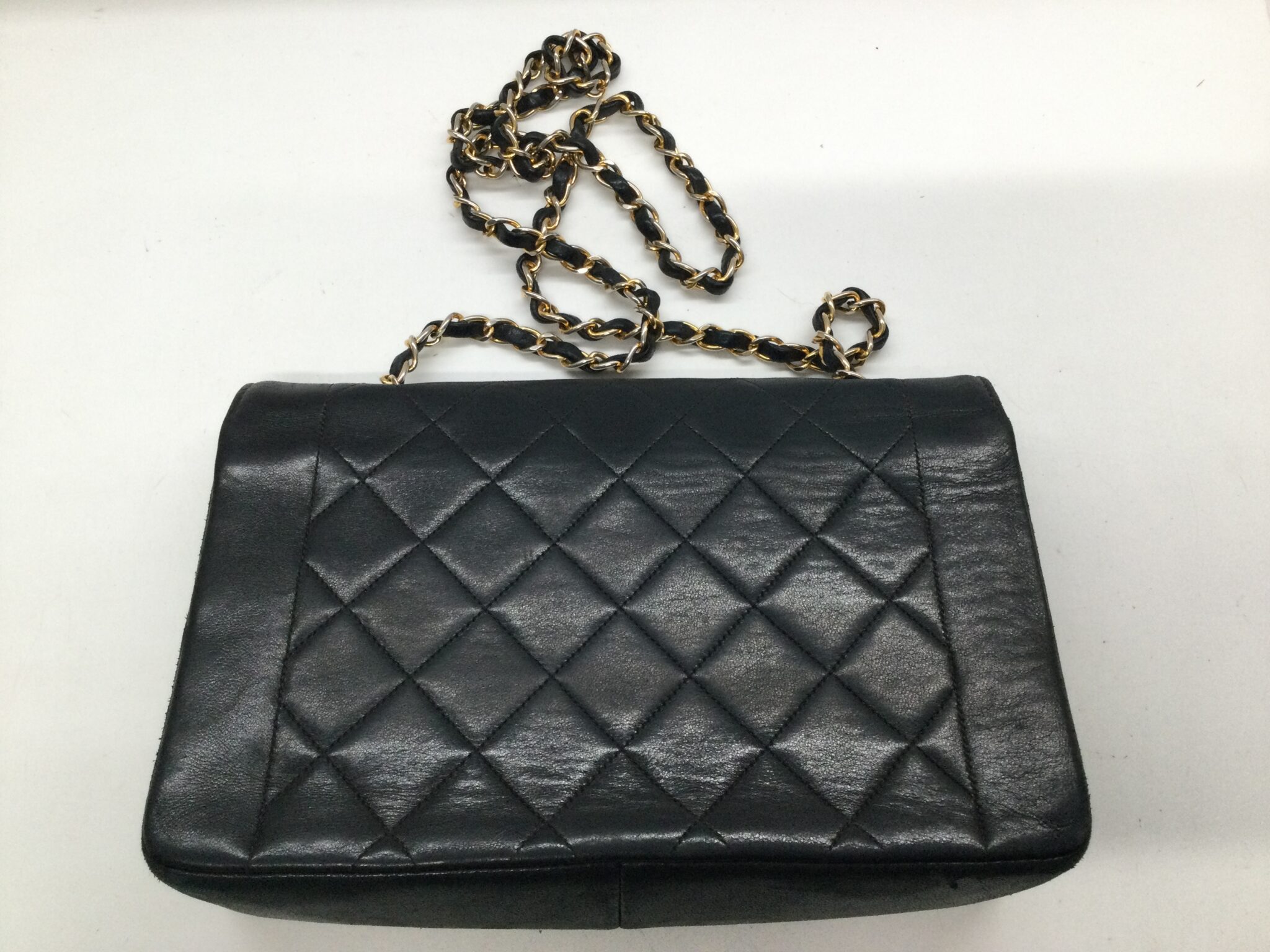 25-46 シャネル(CHANEL)マトラッセバッグ　ネジ作成・色補正ビフォー