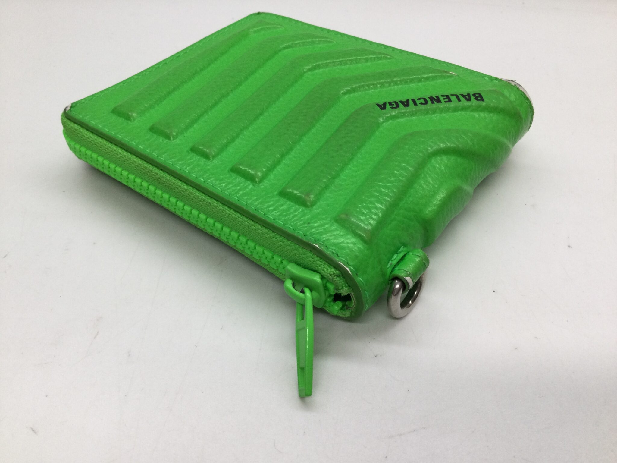 25-47 バレンシアガ(BALENCIAGA)財布 色補正ビフォー