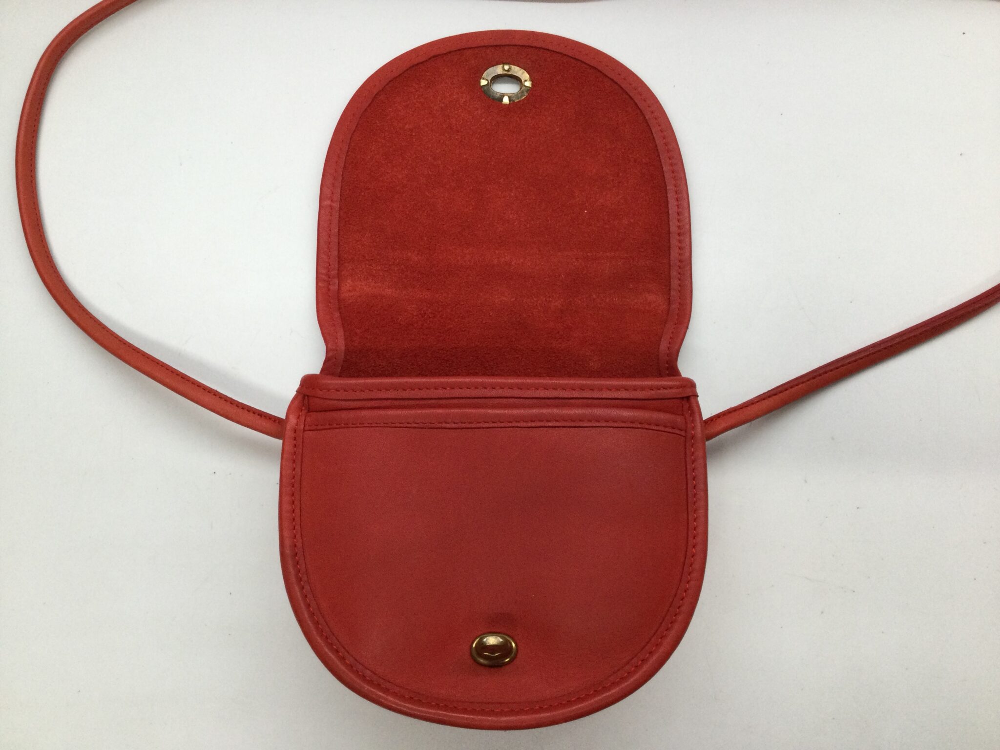 25‐48 コーチ(coach)ショルダーバッグ　色替えビフォー