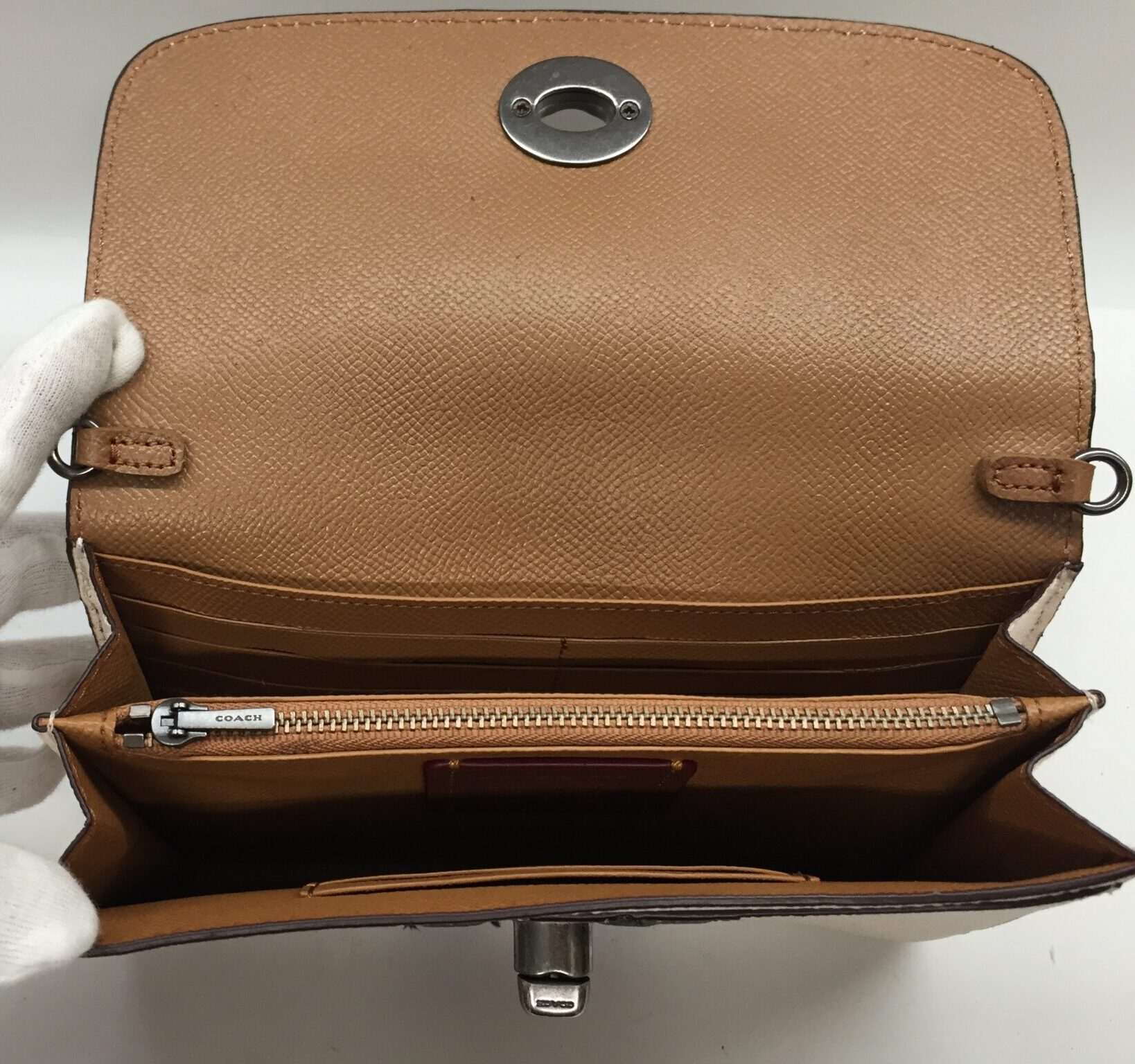 25-60 コーチ(coach)財布　革張替えアフター