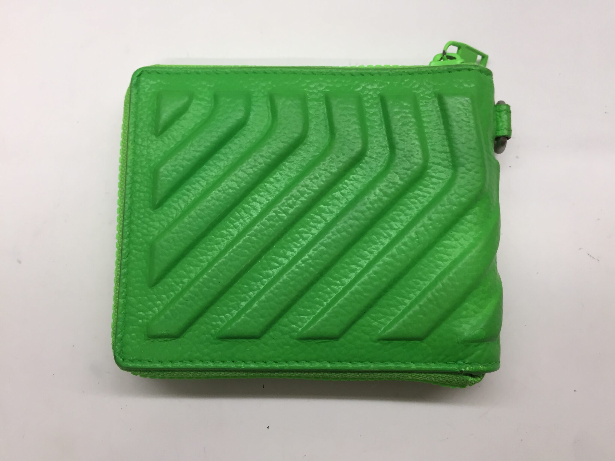 25-47 バレンシアガ(BALENCIAGA)財布 色補正アフター