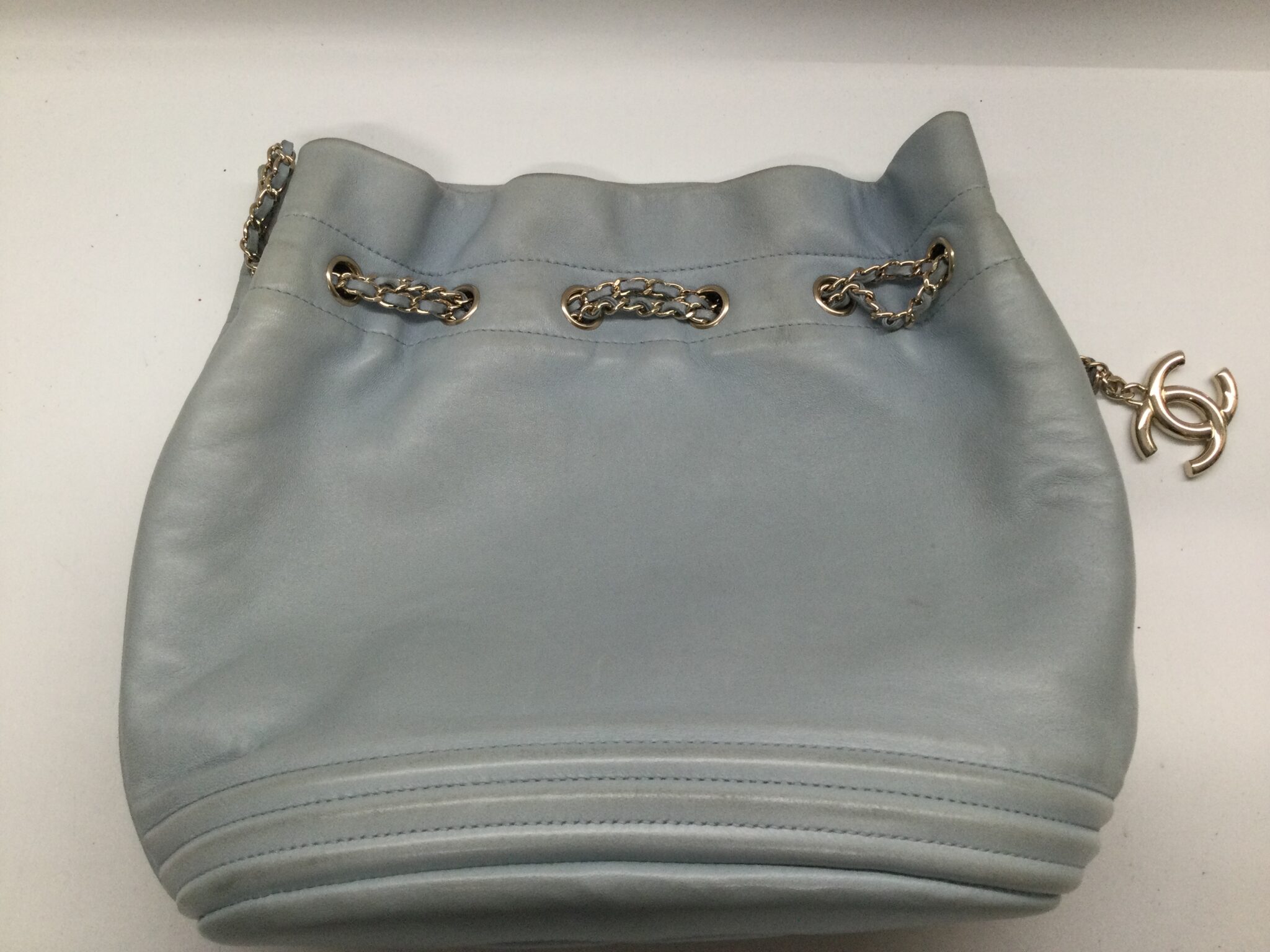 25-62 シャネル(CHANEL)巾着バッグ 色替えビフォー