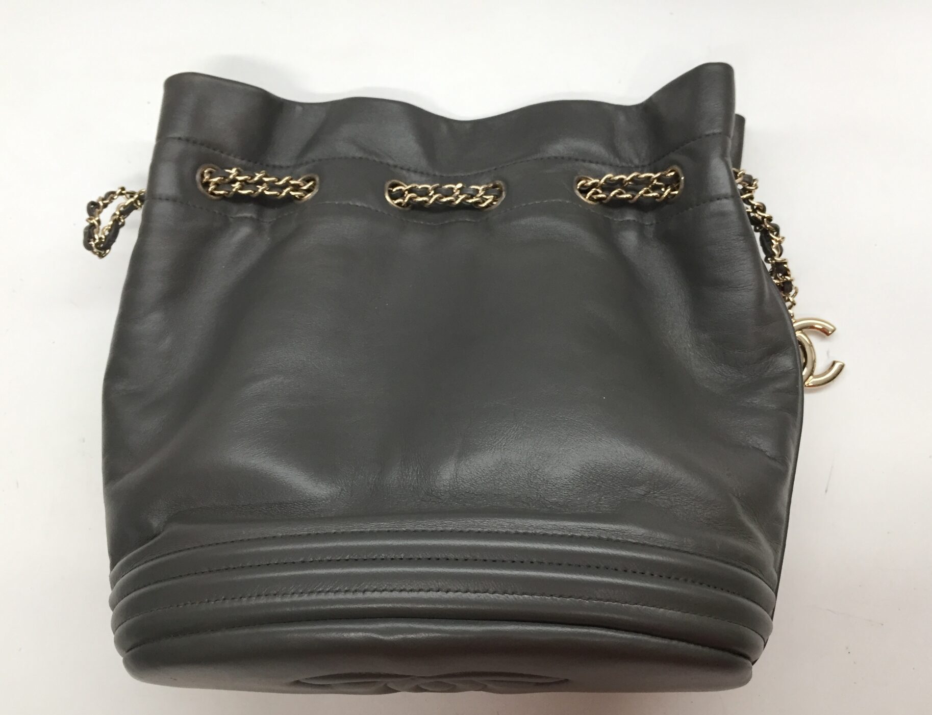 25-62 シャネル(CHANEL)巾着バッグ 色替えアフター