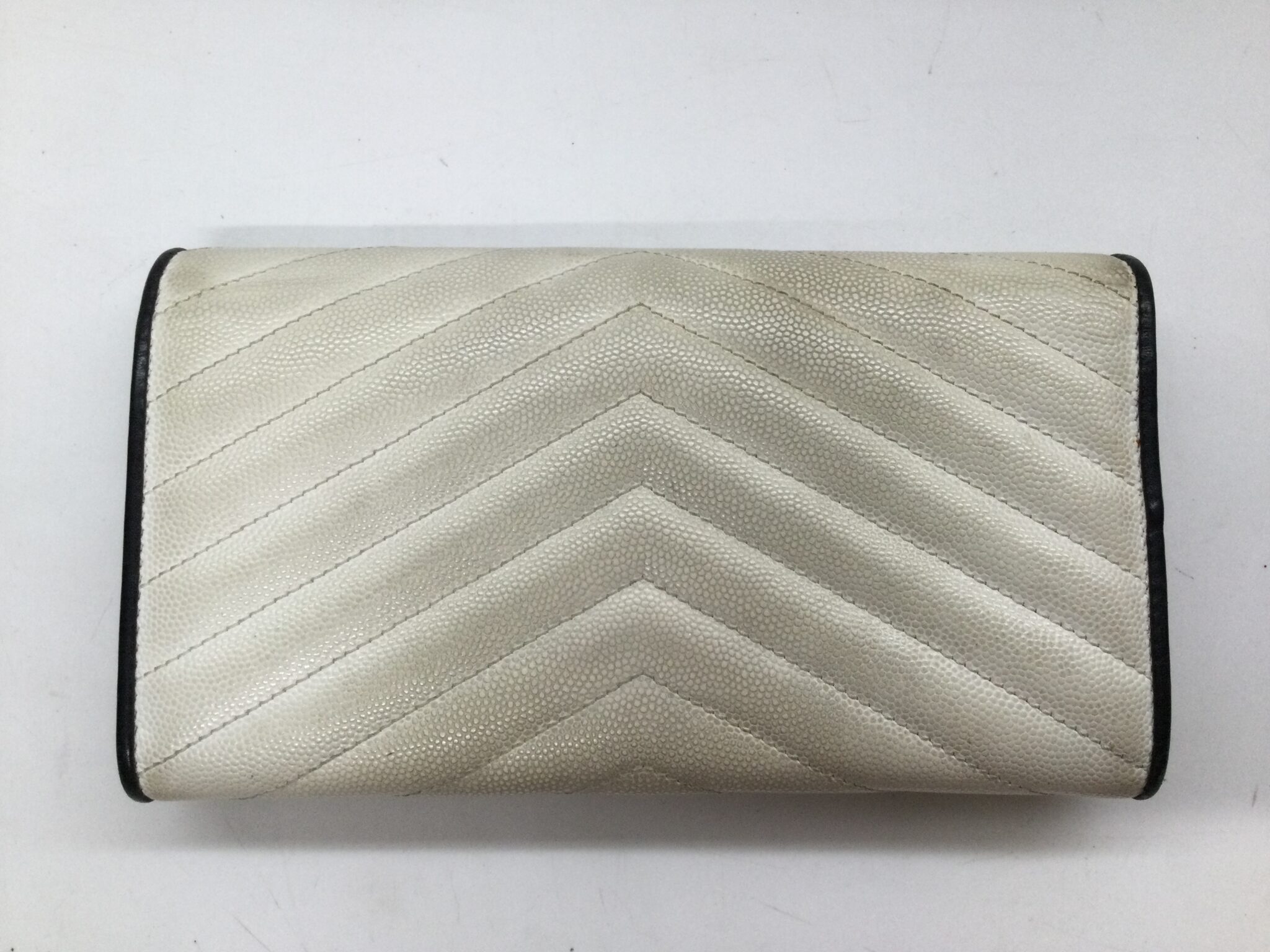 25-70 サンローラン(Saint Laurent)財布　色補正・ホック交換ビフォー