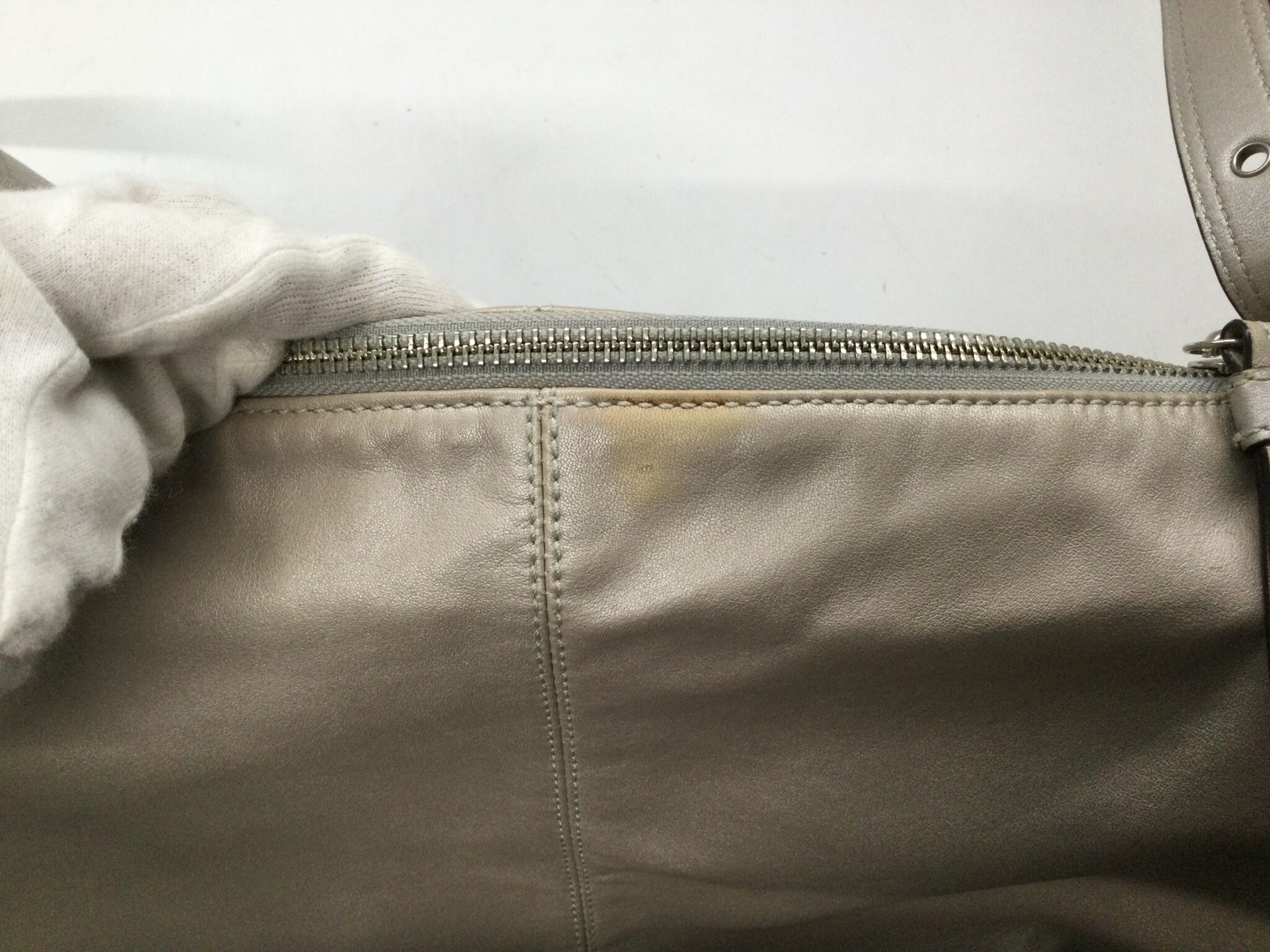 25-69 コーチ(coach)ショルダーバッグ　部分色補正ビフォー