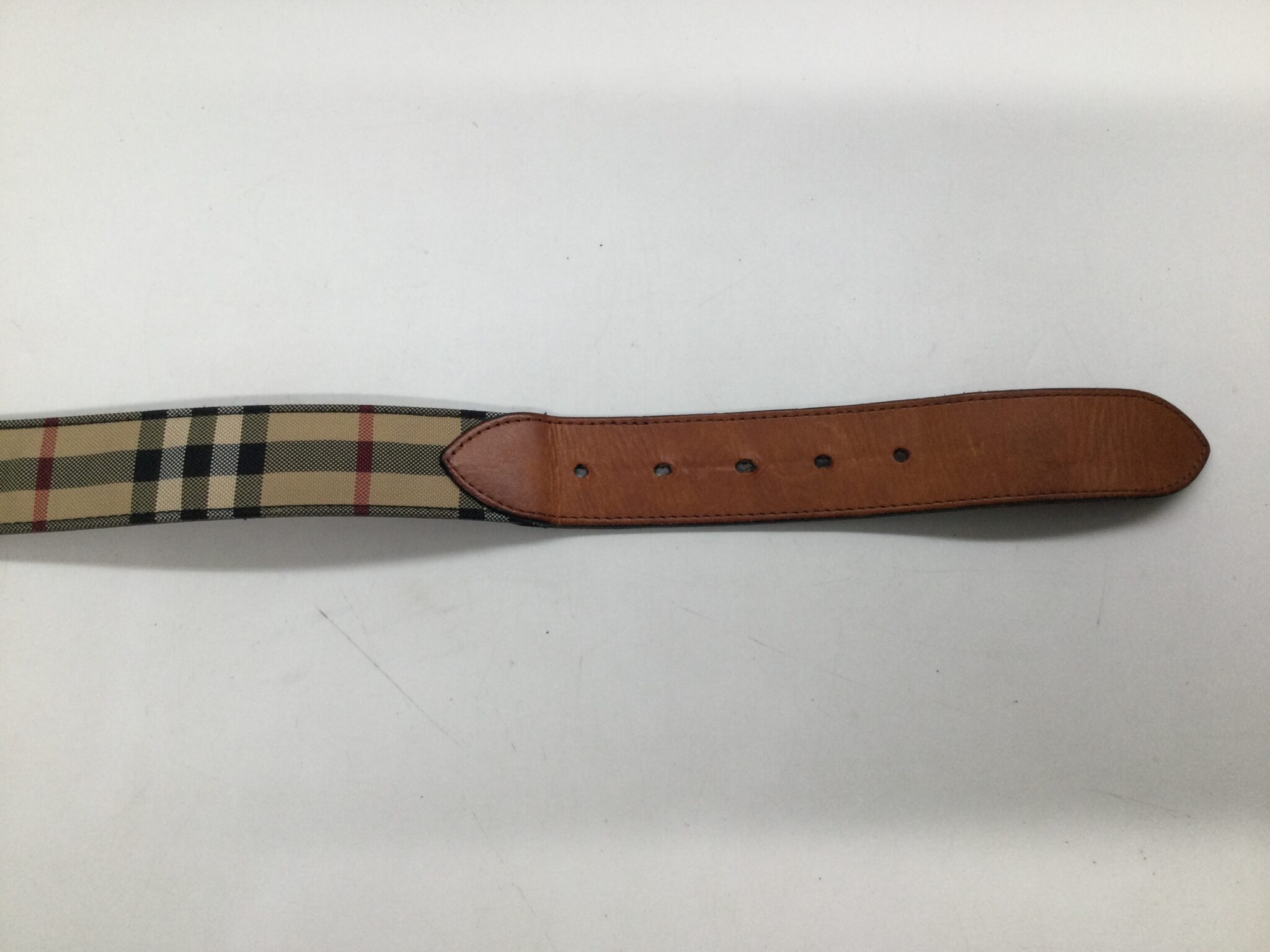 25-82 バーバリー(Burberry)ベルト　革交換　