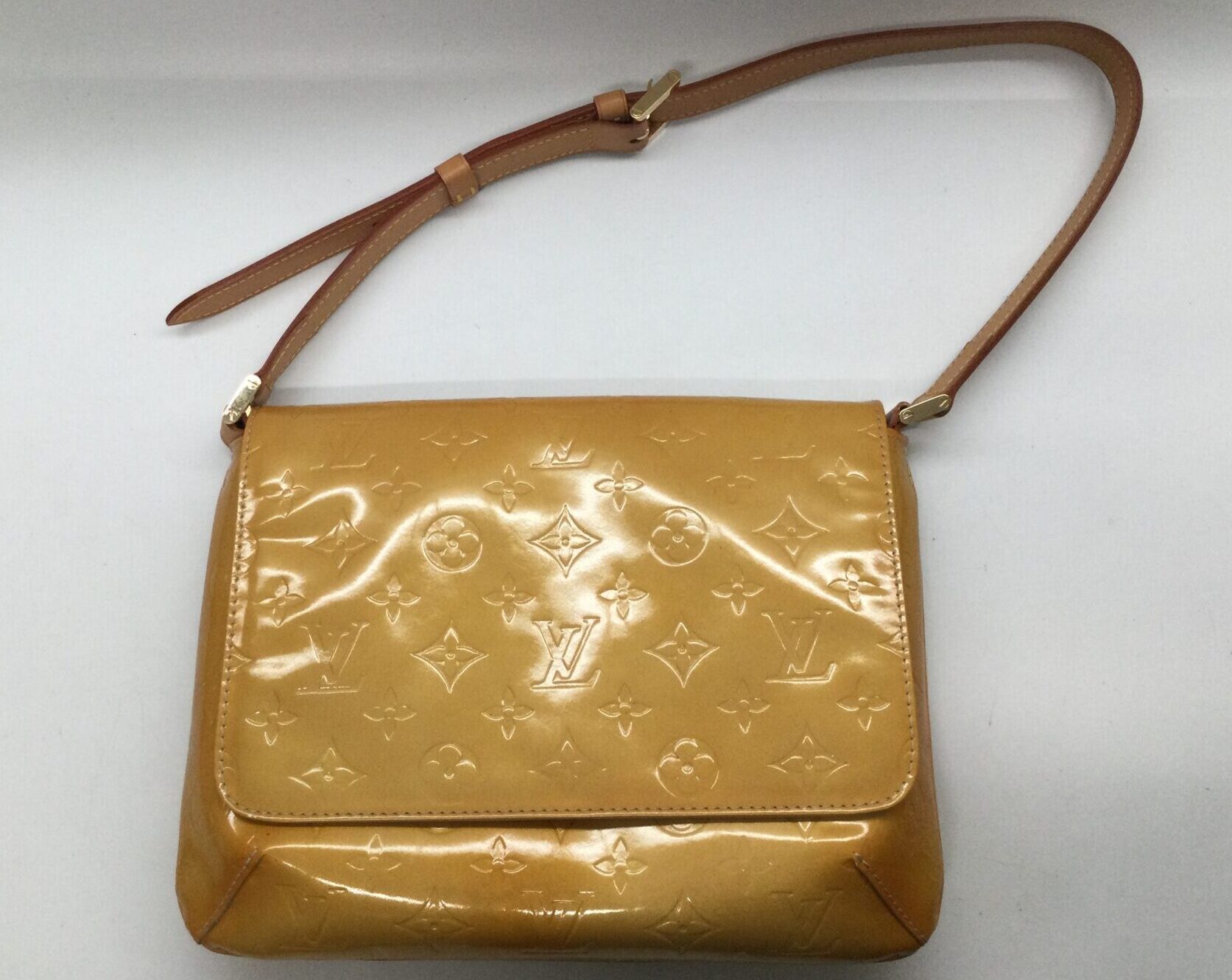 25-89 ルイヴィトン(Louis Vuitton)ヴェルニバッグ　色替えビフォー