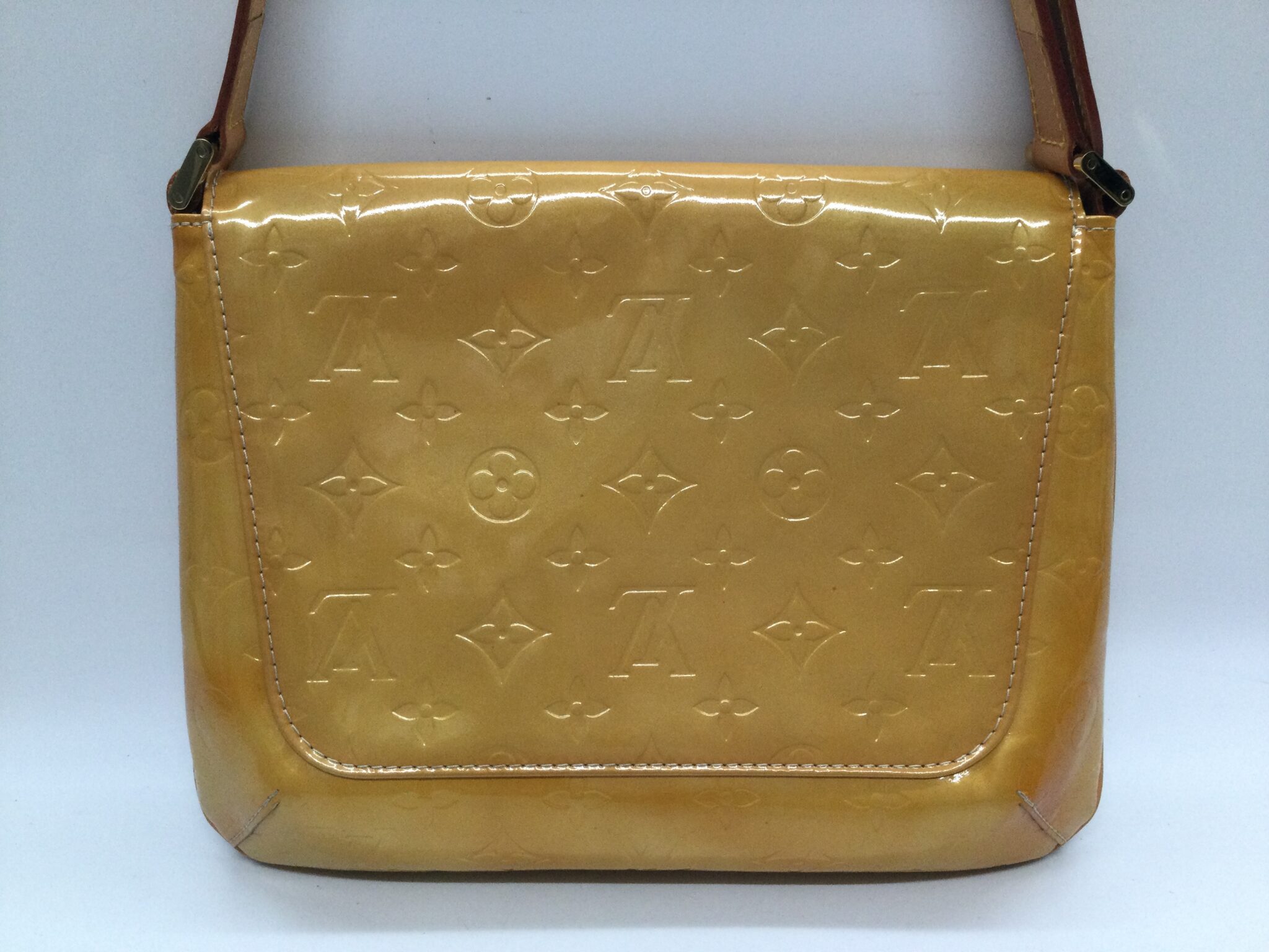 25-89 ルイヴィトン(Louis Vuitton)ヴェルニバッグ　色替え