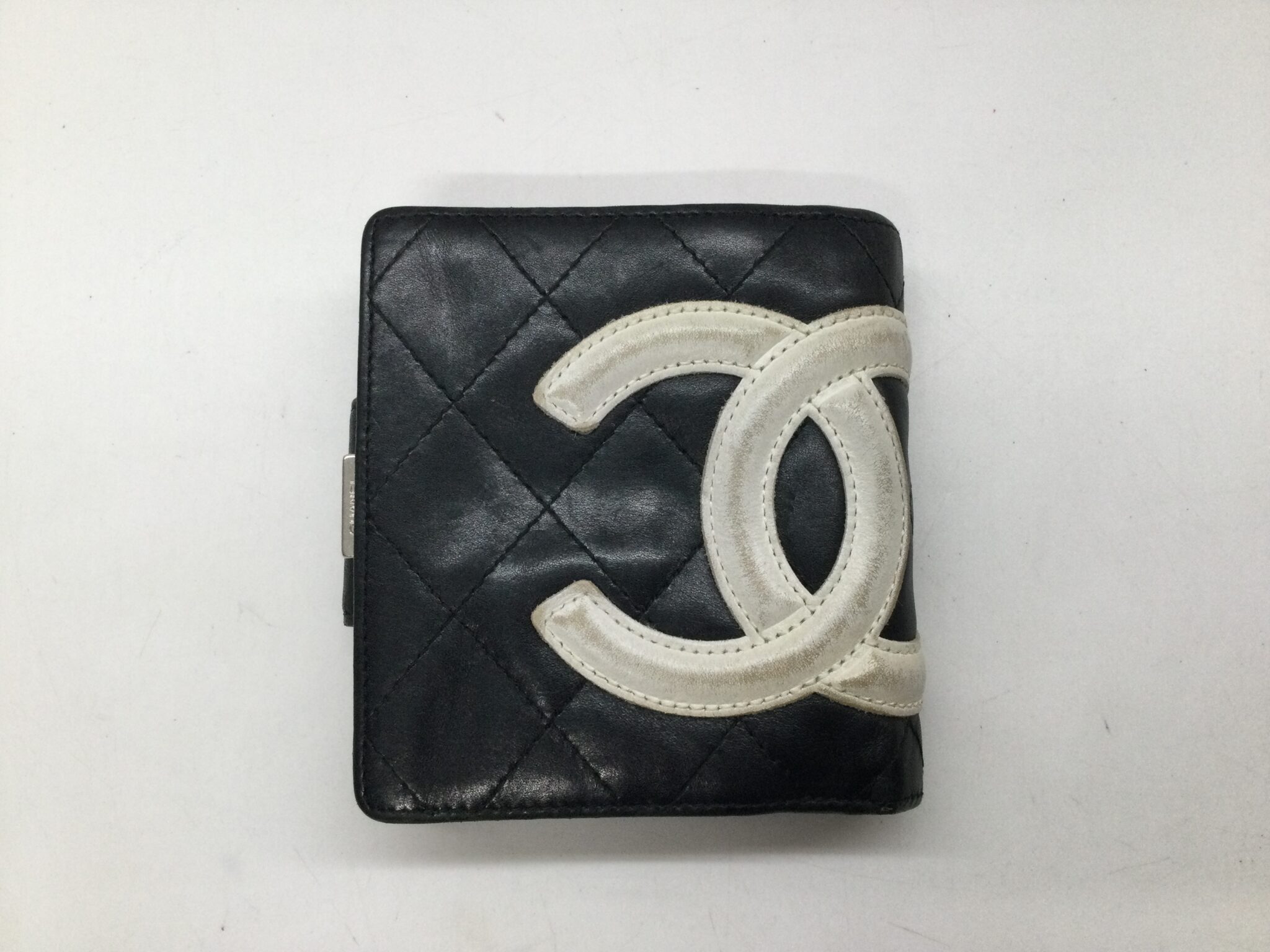 25-90 シャネル(CHANEL)カンボン財布　色補正