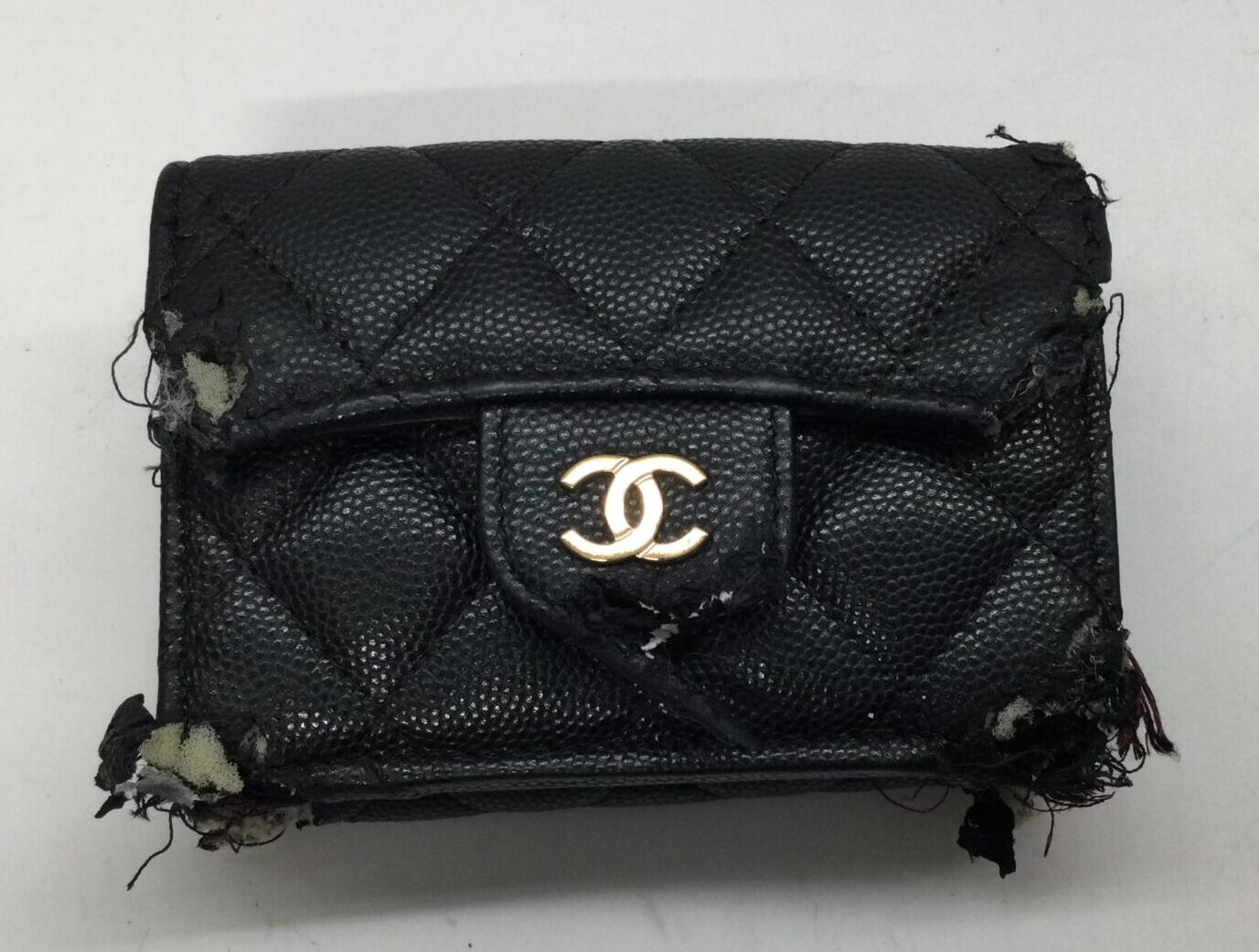 25-95 シャネル(CHANEL)マトラッセ財布　あて革