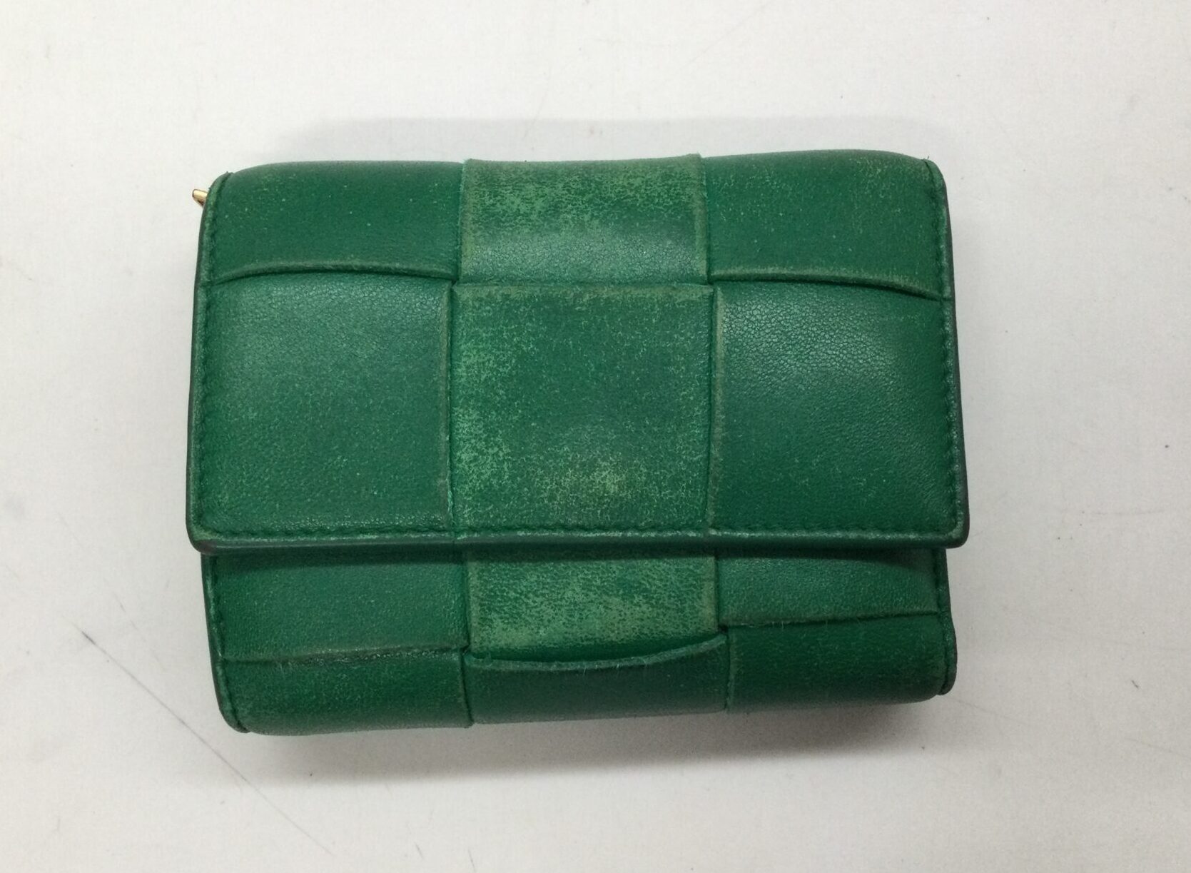 25-96 ボッテガヴェネタ(bottega venetta)財布　色補正