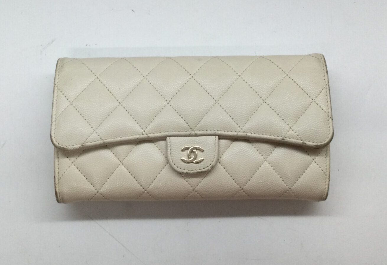 26-01 シャネル(CHANEL)マトラッセ財布　色補正