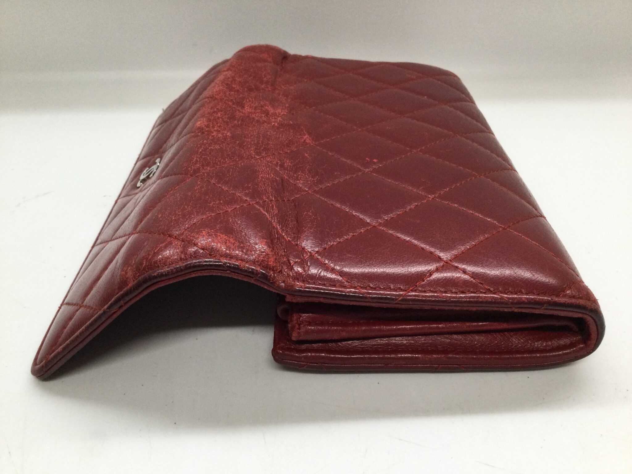 26-05 シャネル(CHANEL)マトラッセ財布 色補正