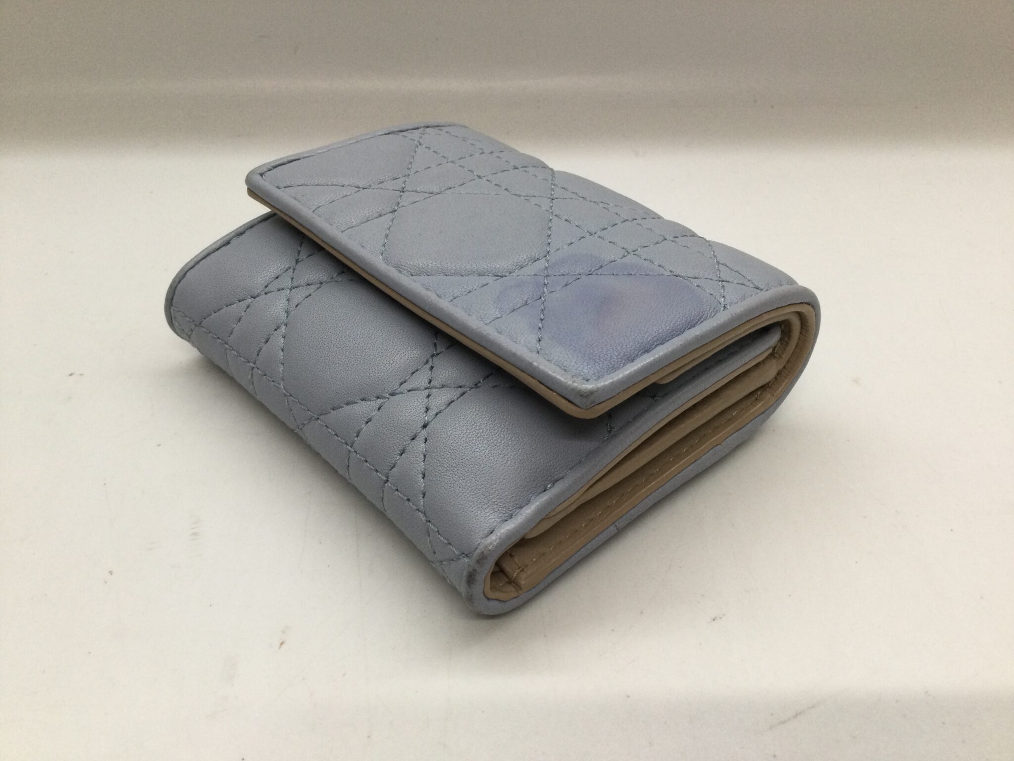 26-07 ディオール(Dior)レディディオール財布 色補正