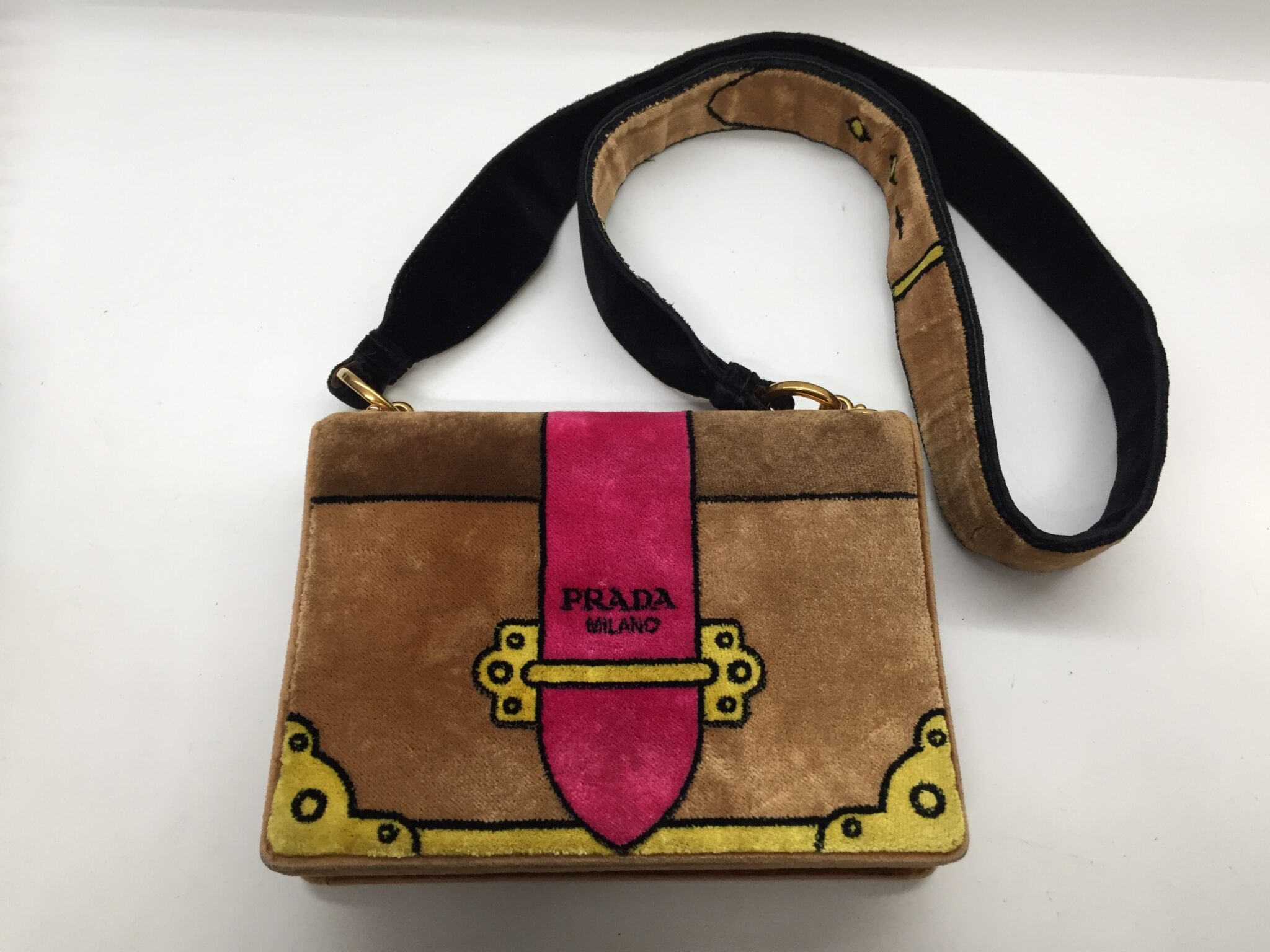 プラダ　バッグ　ネジ作成後