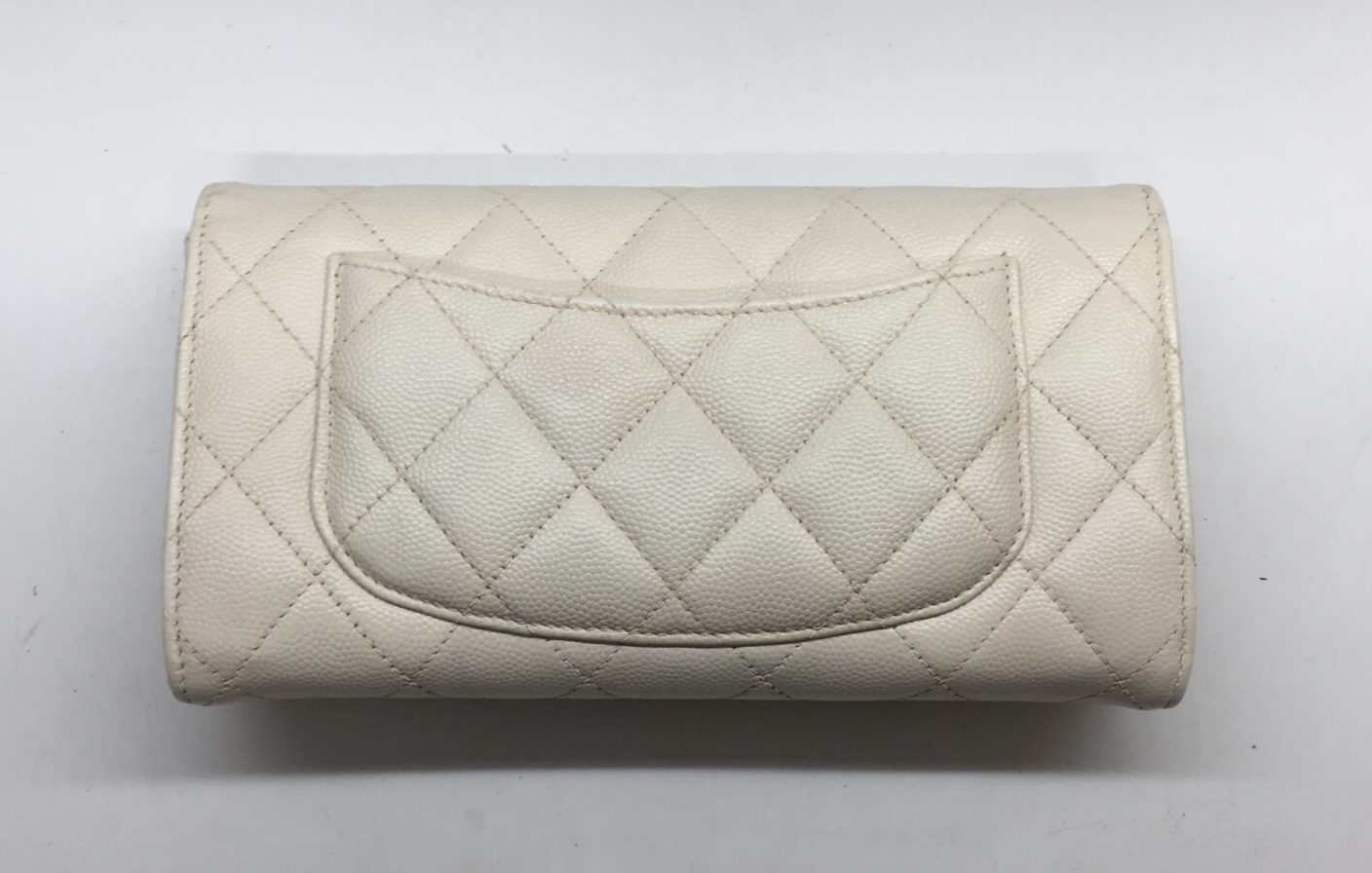 26-01 シャネル(CHANEL)マトラッセ財布　色補正アフター