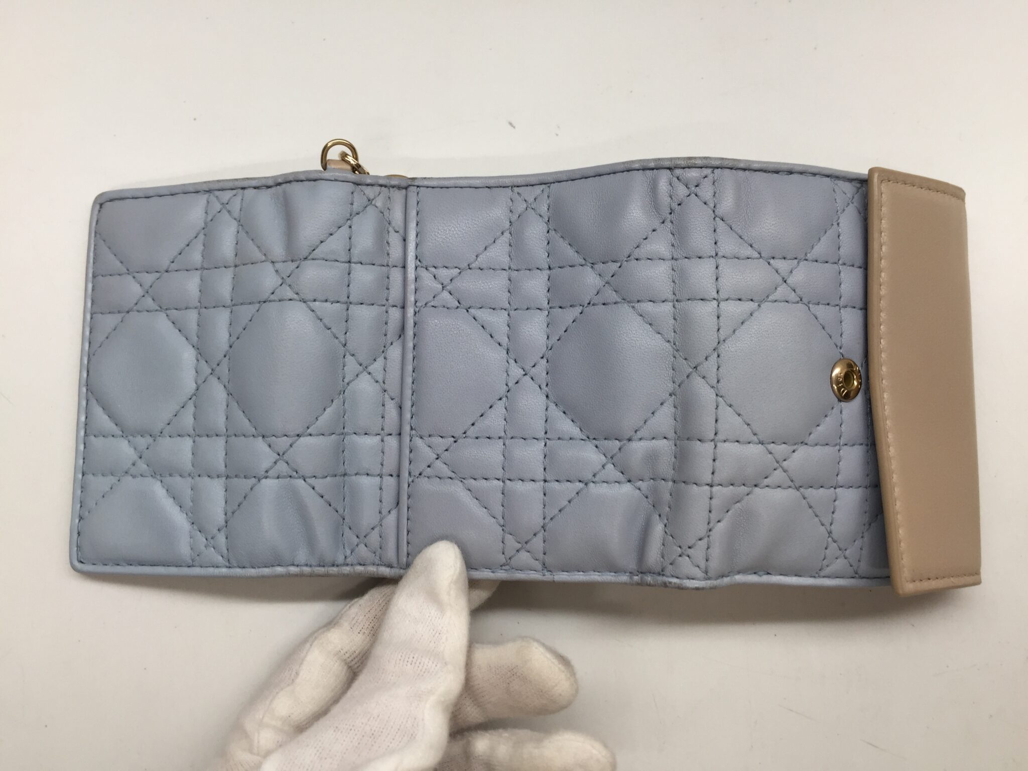 26-07 ディオール(Dior)レディディオール財布 色補正アフター