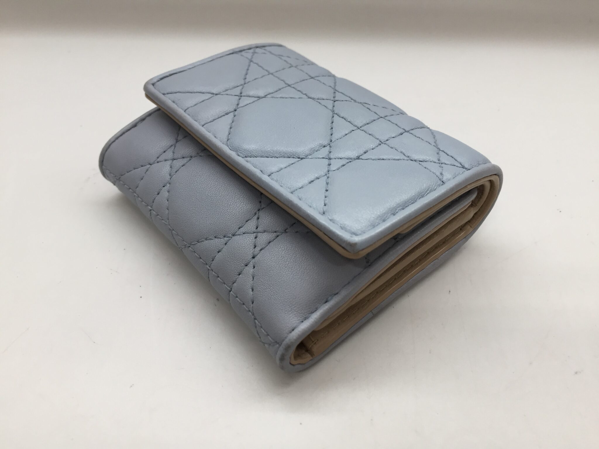 26-07 ディオール(Dior)レディディオール財布 色補正アフター